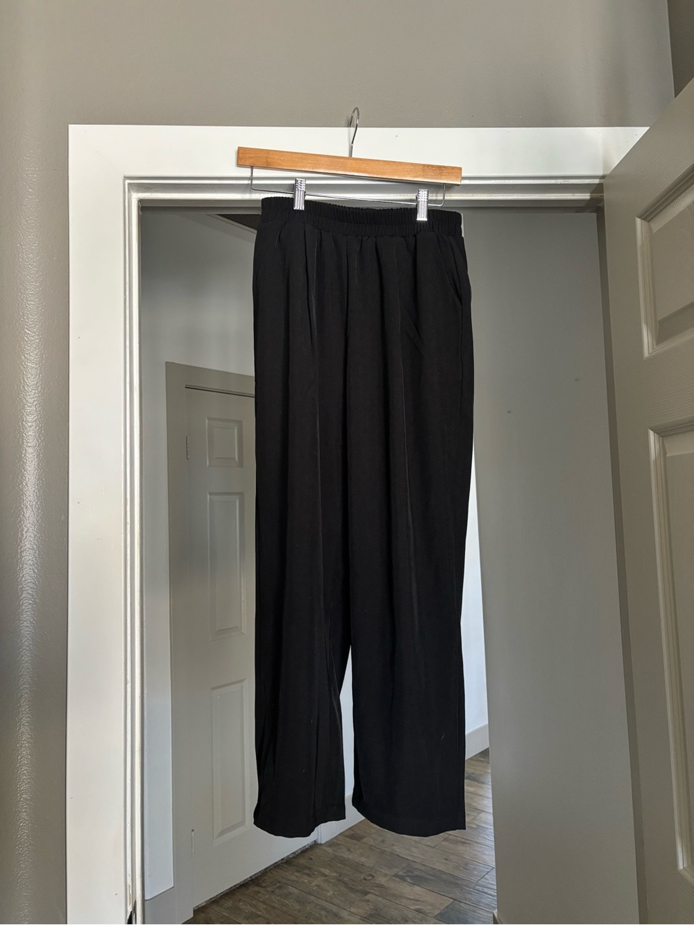 Black Wide Leg Elastic Waist Pants